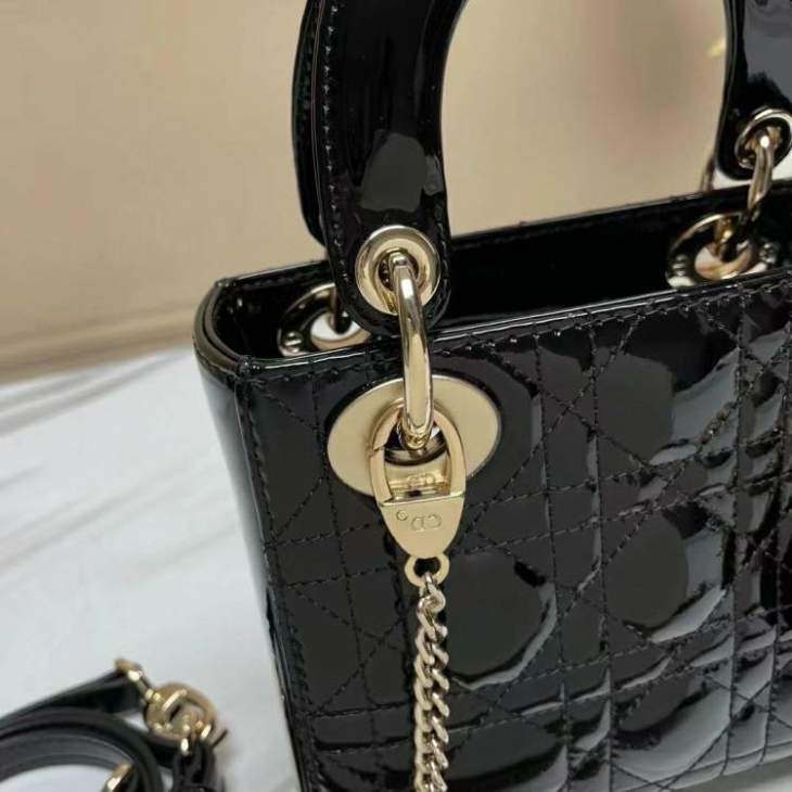 Picture of Dior Handbags _SKUfw239292211fw